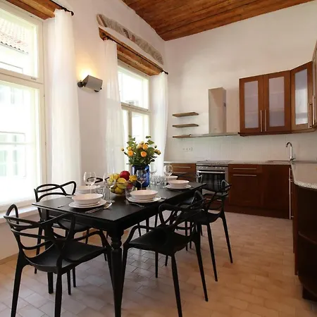Apartment 2 Bedroom & 2 Bathroom Luxury With Balcony In Old Town Tallinn
